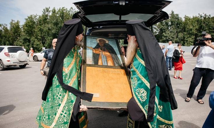 Юрий Чайка передал Успенскому Второафонскому Бештаугорскому мужскому монастырю уникальную старинную икону преподобного Евфимия Нового