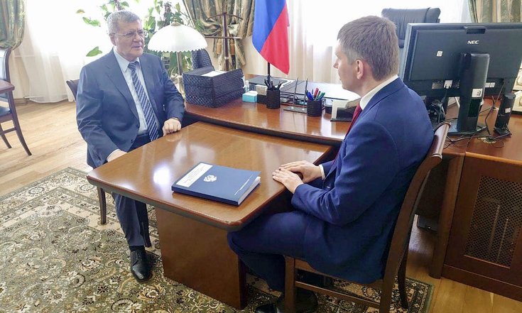 Полпред СКФО Юрий Чайка провел рабочую встречу с Министром экономического развития РФ Максимом Решетниковым