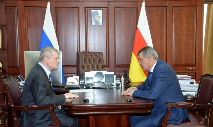 Юрий Чайка провел рабочую встречу с Главой Республики Северная Осетия-Алания Сергеем Меняйло