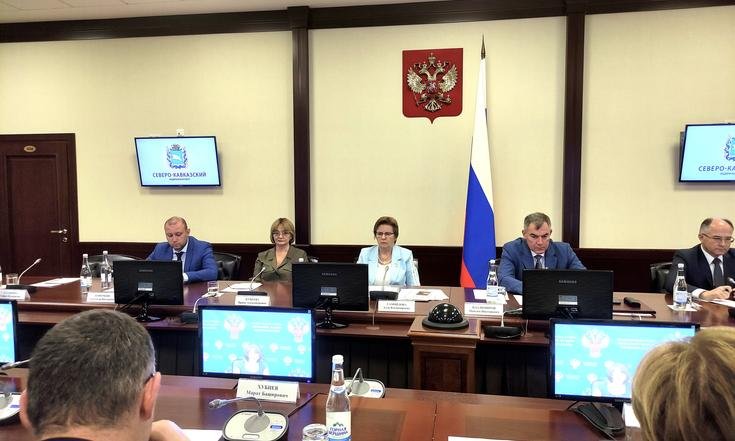 Максим Владимиров принял участие в совещании по вопросам реализации национального проекта «Здравоохранение» в субъектах СКФО
